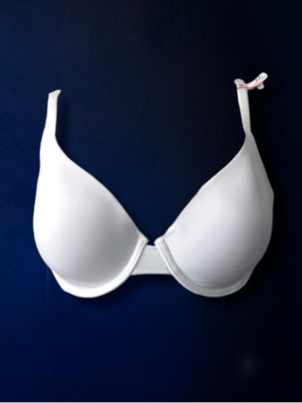 VICTORIA’S SECRET LIGHTLY LINED WHITE BRA